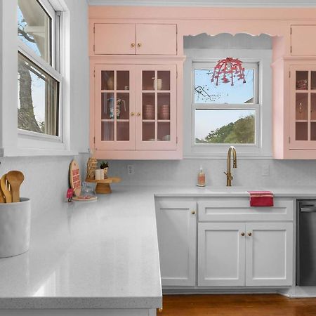 Pink Duchess - Mins To Main Hot Tub & Fire Pit Villa Fredericksburg Buitenkant foto