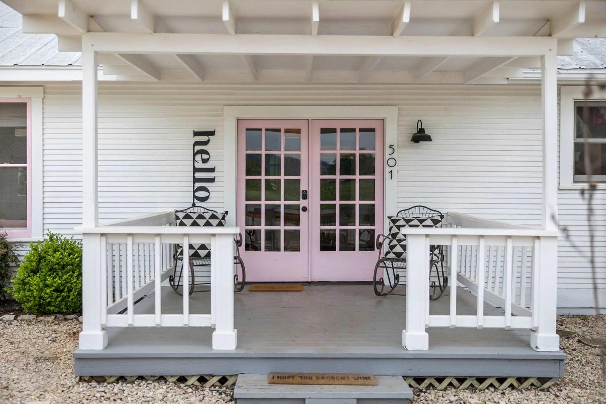 Pink Duchess - Mins To Main Hot Tub & Fire Pit Villa Fredericksburg Buitenkant foto