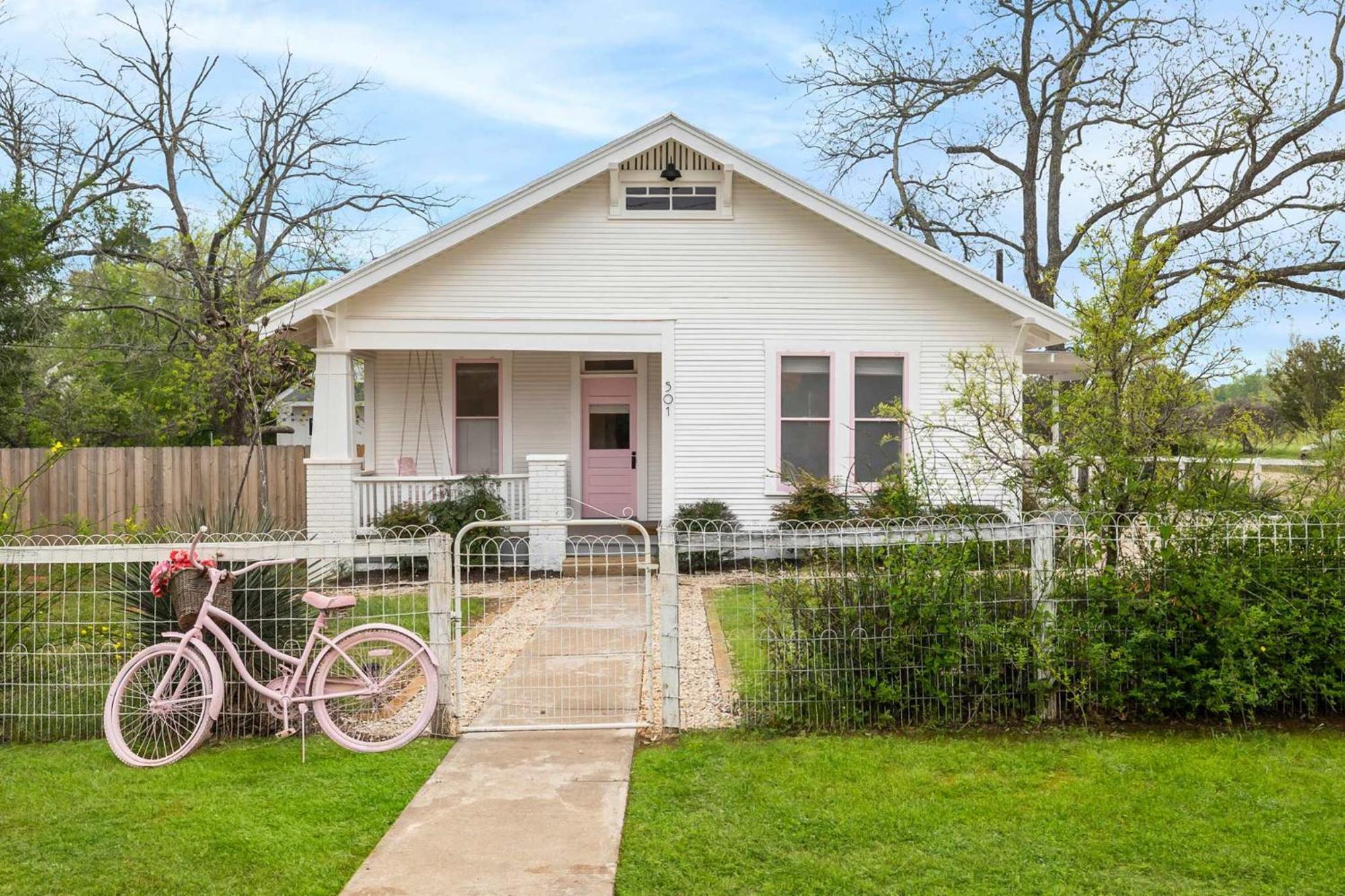 Pink Duchess - Mins To Main Hot Tub & Fire Pit Villa Fredericksburg Buitenkant foto