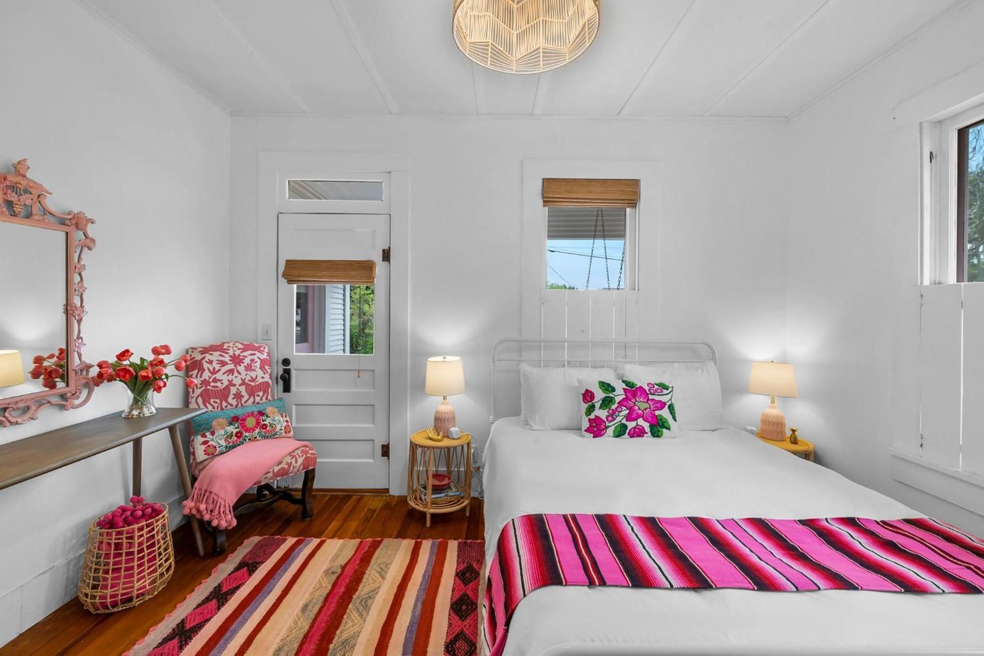 Pink Duchess - Mins To Main Hot Tub & Fire Pit Villa Fredericksburg Buitenkant foto