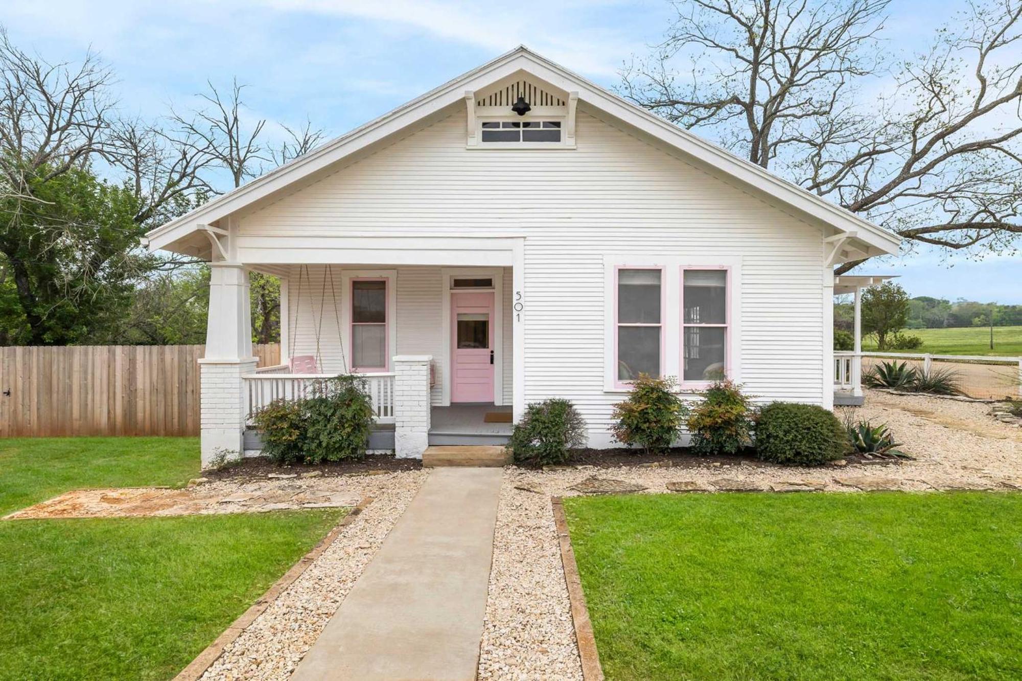 Pink Duchess - Mins To Main Hot Tub & Fire Pit Villa Fredericksburg Buitenkant foto