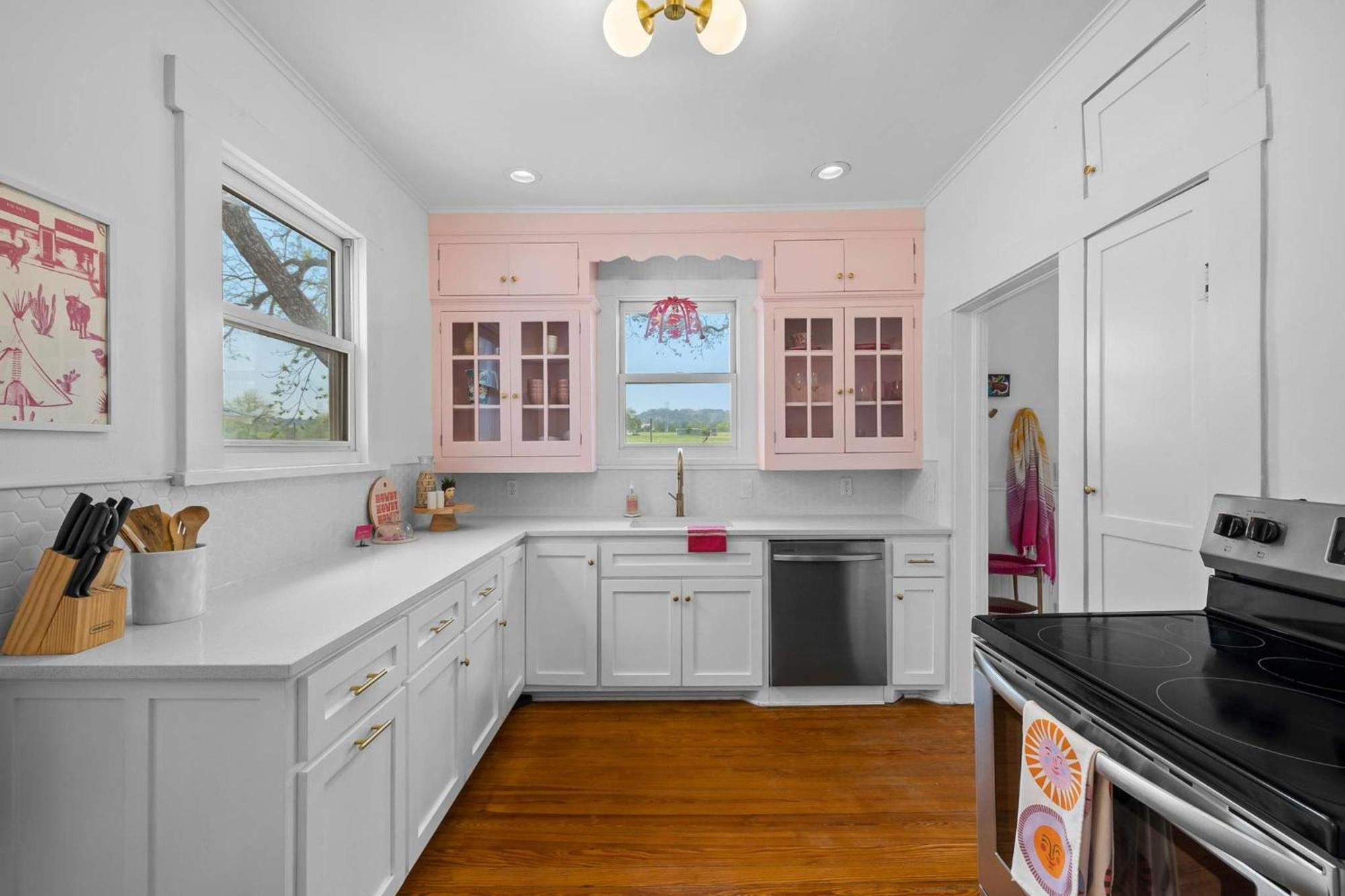 Pink Duchess - Mins To Main Hot Tub & Fire Pit Villa Fredericksburg Buitenkant foto