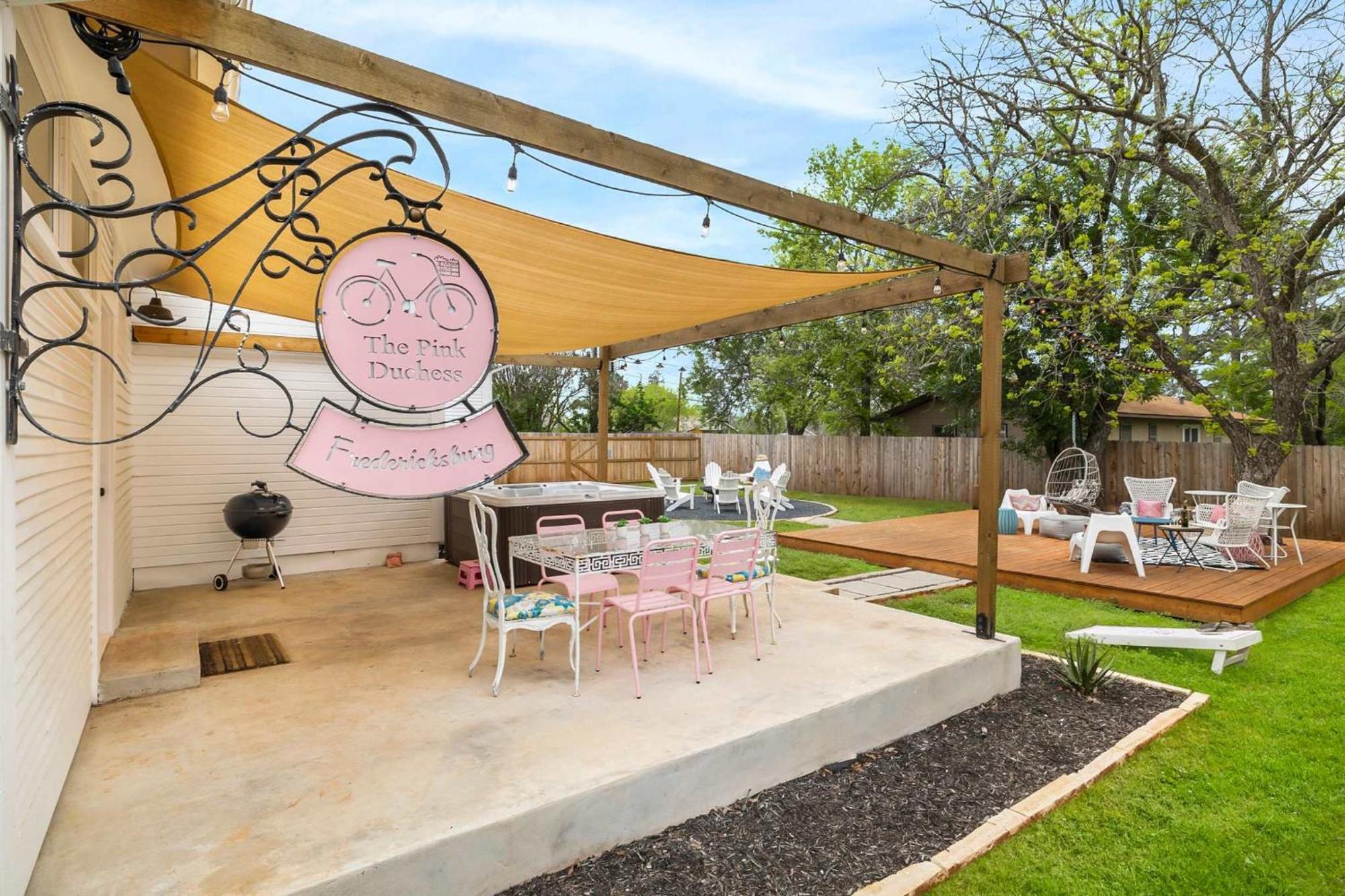 Pink Duchess - Mins To Main Hot Tub & Fire Pit Villa Fredericksburg Buitenkant foto