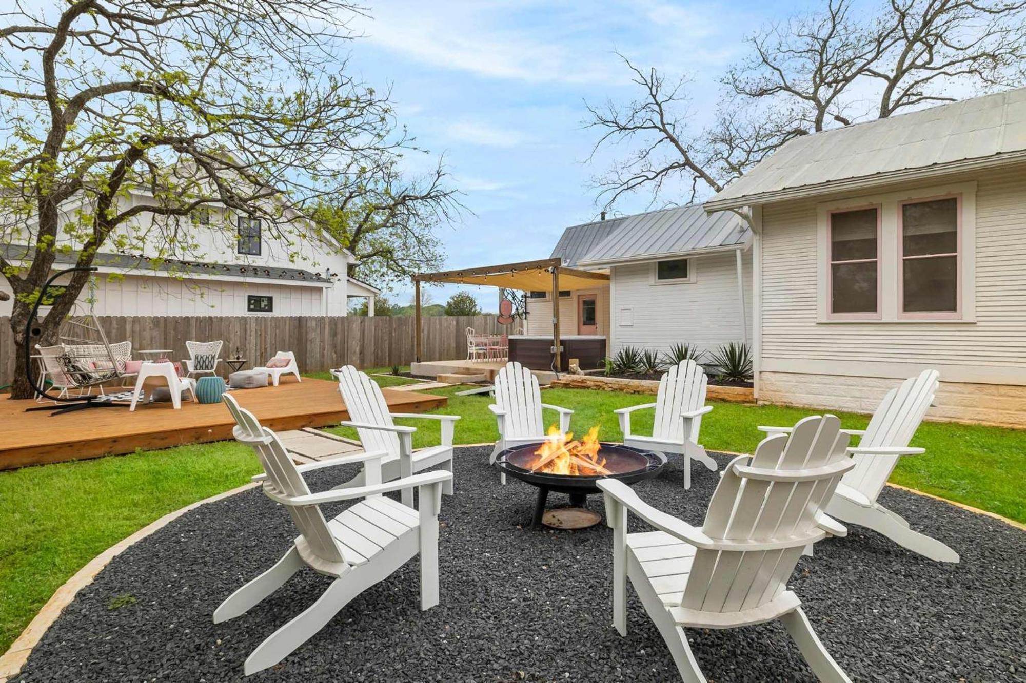 Pink Duchess - Mins To Main Hot Tub & Fire Pit Villa Fredericksburg Buitenkant foto