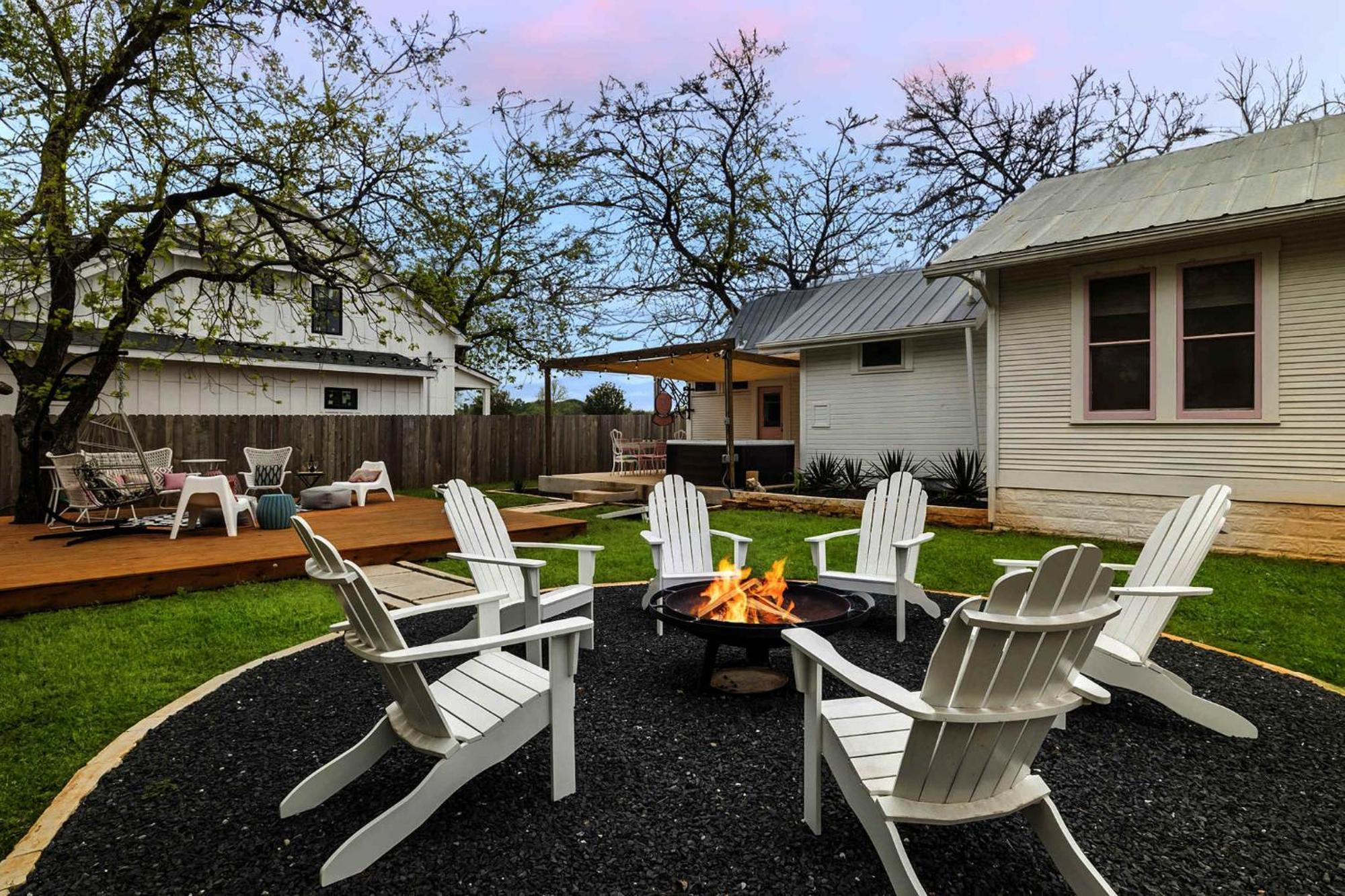Pink Duchess - Mins To Main Hot Tub & Fire Pit Villa Fredericksburg Buitenkant foto